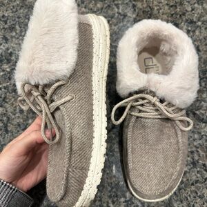 Hey Dude Tan Slippers